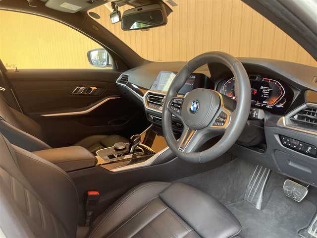 ＢＭＷ ３２０ｄ xDrive ツーリング Mスポーツ 愛知県 2020(令2)年 4.3万km アルピンホワイトⅢ ハイラインパッケージ /黒革 /シートヒーター/純正ナビ /Bluetooth/パーキングアシスト/Bカメラ/前後ドライブレコーダー/ETC/パワーテールゲート/ドライビングアシストプロ /LEDヘッドライト /オートライト/前後コーナーセンサー/スマートキー/スペアキー×1/保証書/取扱説明書