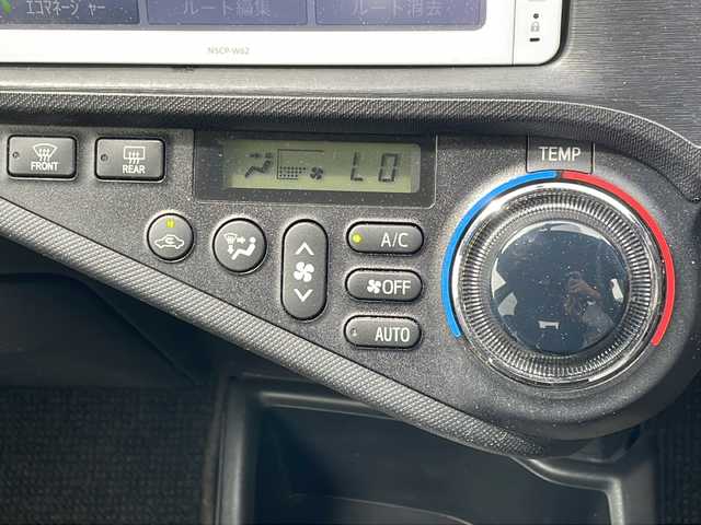 トヨタ アクア S 神奈川県 2014(平26)年 5.8万km スーパーレッドⅤ 純正メモリーナビ/ワンセグテレビ/CD/Bluetooth/バックカメラ　/ETC/リモコンキー　/純正フロアマット　/純正アルミホイル　/ABS　/横滑り防止装置　/Wエアバック　/保証書/パワーステアリング　/パワーウィンドウ/ハロゲンヘッドライト　