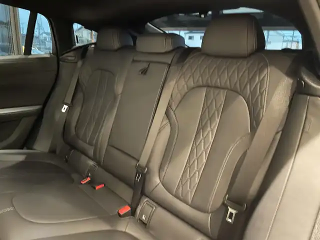 ＢＭＷ ＢＭＷ Ｘ６ xDrive35d Mスポーツ 愛知県 2021(令3)年 4万km 黒 パノラミックＳ／Ｒ　/ＨＵＤ　/ｈ／ｋサウンド　/純正ナビ　/フルセグＴＶ　/３６０度カメラ　/Ｂｌｕｅｔｏｏｔｈ　/スクリーンミラーリング　/ＡＣＣ　/ＬＫＡ　/ＢＳＭ　/革シート　/シートヒーター　/ソフトクローズドア/プッシュスタート/アイドリングストップ/ウィンカーミラー/ドライブレコーダー/ミラー型ETC