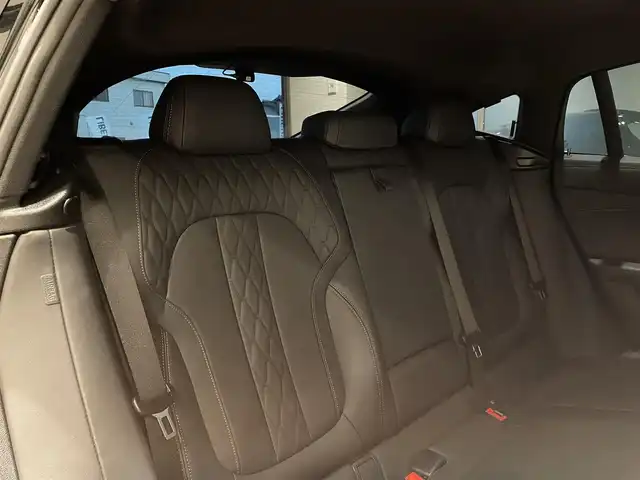 ＢＭＷ ＢＭＷ Ｘ６ xDrive35d Mスポーツ 愛知県 2021(令3)年 4万km 黒 パノラミックＳ／Ｒ　/ＨＵＤ　/ｈ／ｋサウンド　/純正ナビ　/フルセグＴＶ　/３６０度カメラ　/Ｂｌｕｅｔｏｏｔｈ　/スクリーンミラーリング　/ＡＣＣ　/ＬＫＡ　/ＢＳＭ　/革シート　/シートヒーター　/ソフトクローズドア/プッシュスタート/アイドリングストップ/ウィンカーミラー/ドライブレコーダー/ミラー型ETC