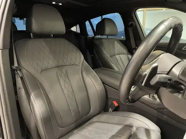 ＢＭＷ ＢＭＷ Ｘ６ xDrive35d Mスポーツ 愛知県 2021(令3)年 4万km 黒 パノラミックＳ／Ｒ　/ＨＵＤ　/ｈ／ｋサウンド　/純正ナビ　/フルセグＴＶ　/３６０度カメラ　/Ｂｌｕｅｔｏｏｔｈ　/スクリーンミラーリング　/ＡＣＣ　/ＬＫＡ　/ＢＳＭ　/革シート　/シートヒーター　/ソフトクローズドア/プッシュスタート/アイドリングストップ/ウィンカーミラー/ドライブレコーダー/ミラー型ETC