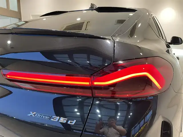 ＢＭＷ ＢＭＷ Ｘ６ xDrive35d Mスポーツ 愛知県 2021(令3)年 4万km 黒 パノラミックＳ／Ｒ　/ＨＵＤ　/ｈ／ｋサウンド　/純正ナビ　/フルセグＴＶ　/３６０度カメラ　/Ｂｌｕｅｔｏｏｔｈ　/スクリーンミラーリング　/ＡＣＣ　/ＬＫＡ　/ＢＳＭ　/革シート　/シートヒーター　/ソフトクローズドア/プッシュスタート/アイドリングストップ/ウィンカーミラー/ドライブレコーダー/ミラー型ETC