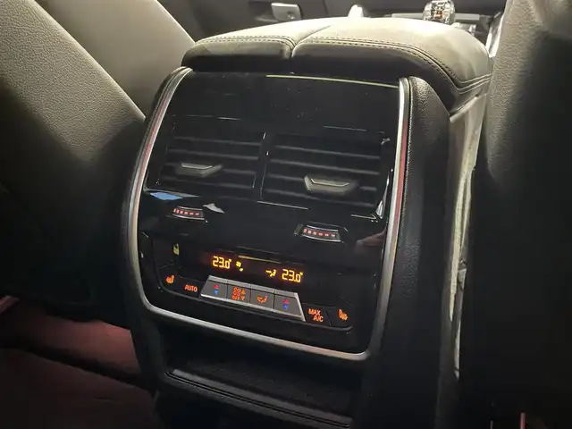 ＢＭＷ ＢＭＷ Ｘ６ xDrive35d Mスポーツ 愛知県 2021(令3)年 4万km 黒 パノラミックＳ／Ｒ　/ＨＵＤ　/ｈ／ｋサウンド　/純正ナビ　/フルセグＴＶ　/３６０度カメラ　/Ｂｌｕｅｔｏｏｔｈ　/スクリーンミラーリング　/ＡＣＣ　/ＬＫＡ　/ＢＳＭ　/革シート　/シートヒーター　/ソフトクローズドア/プッシュスタート/アイドリングストップ/ウィンカーミラー/ドライブレコーダー/ミラー型ETC