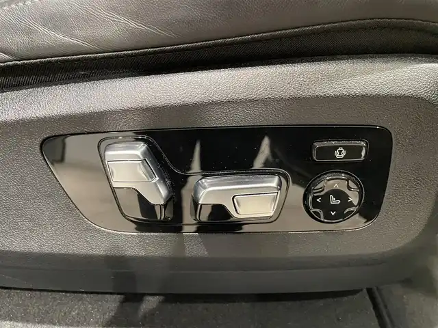 ＢＭＷ ＢＭＷ Ｘ６ xDrive35d Mスポーツ 愛知県 2021(令3)年 4万km 黒 パノラミックＳ／Ｒ　/ＨＵＤ　/ｈ／ｋサウンド　/純正ナビ　/フルセグＴＶ　/３６０度カメラ　/Ｂｌｕｅｔｏｏｔｈ　/スクリーンミラーリング　/ＡＣＣ　/ＬＫＡ　/ＢＳＭ　/革シート　/シートヒーター　/ソフトクローズドア/プッシュスタート/アイドリングストップ/ウィンカーミラー/ドライブレコーダー/ミラー型ETC