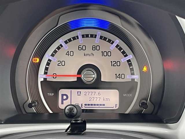 スズキ ハスラー G 山梨県 2016(平28)年 0.3万km ポジティブグリーンメタリック/ブラック2トーン 社外SDナビ(MDV-D403)/CD/DVD/BT/SD/TV/ETC/前席シートヒーター/衝突被害軽減システム/レーンキープアシスト/サイドバイザー/スマートキー/スペアキー1本/保証書