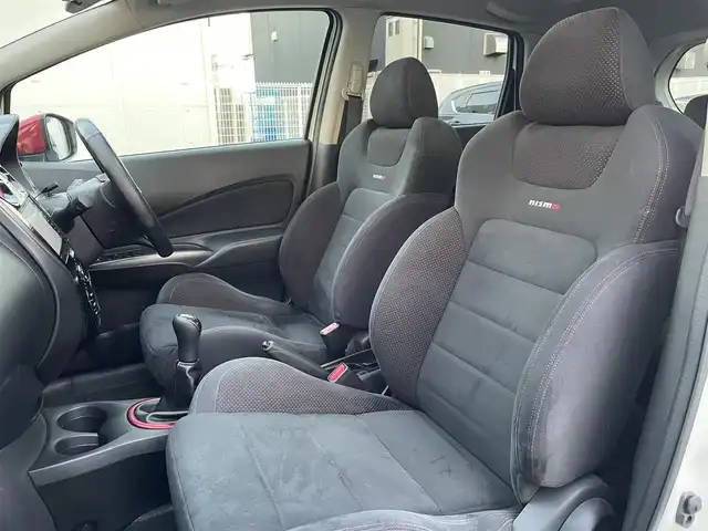 日産 ノート ニスモS 愛知県 2015(平27)年 4.8万km ブリリアントホワイトパール ワンオーナー/社外ナビ/（Panasonic:CN-RS02WD）/FM/AM/フルセグTV/Bluetooth対応/5速MT/バックカメラ/ドライブレコーダー/ETC/純正フロアマット/純正アルミホイール/プッシュスタート/横滑り防止装置/盗難防止装置/保証書/取扱説明書/スペアキー/スマートキー