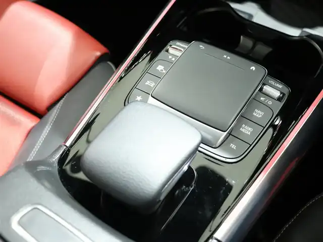 メルセデス・ベンツ ＧＬＡ２００ｄ 4マチック AMGライン 静岡県 2020(令2)年 3.7万km デジタルホワイト サンルーフ /アドバンスドパッケージ /AMGレザーエクスクルーシブＰＫＧ /シートヒーター /純正ナビ 地デジTV /全方位カメラ /ACC BSM LKA HUD /ETC2.0 /ドラレコ前後 /アンビエントライト /パワーバックドア /保証書　取説　スペアキー　