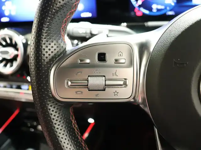メルセデス・ベンツ ＧＬＡ２００ｄ 4マチック AMGライン 静岡県 2020(令2)年 3.7万km デジタルホワイト サンルーフ /アドバンスドパッケージ /AMGレザーエクスクルーシブＰＫＧ /シートヒーター /純正ナビ 地デジTV /全方位カメラ /ACC BSM LKA HUD /ETC2.0 /ドラレコ前後 /アンビエントライト /パワーバックドア /保証書　取説　スペアキー　