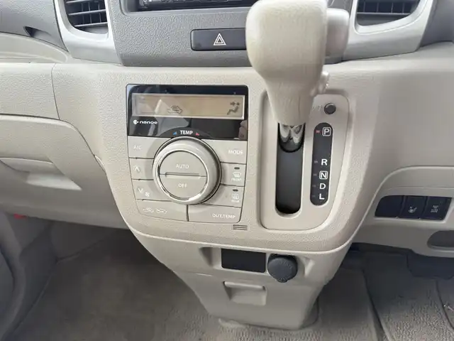スズキ スペーシア X 石川県 2015(平27)年 6.2万km 白 社外HDDナビゲーション/【AM/FM CD DVD BlueTooth】/・フルセグTV/ETC/アイドリングストップ/運転席シートヒーター/ステアリングスイッチ/片側パワースライドドア/フロアマット/スペアキー×1