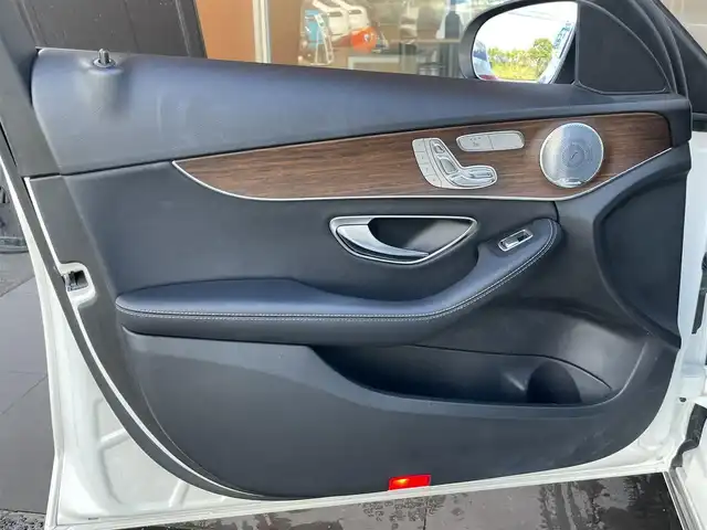 メルセデス・ベンツ Ｃ２００ アバンギャルド 鹿児島県 2019(平31)年 3.3万km パール 禁煙車/バックカメラ/ETC2.0/レーダーセフティパッケージ/黒レザーシート/ヘッドアップディスプレイ/ブルメスター・サウンド/前席メモリー付きパワーシート/シートヒーター/電動トランク/デジタルメーター/純正17インチアルミホイール/ドライブレコーダー/取扱説明書/スペアキー