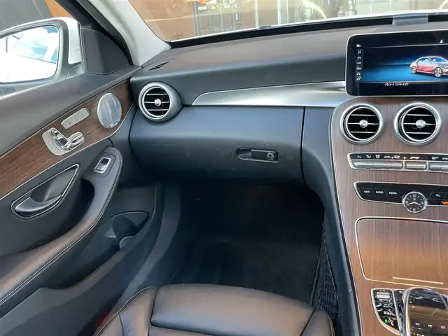 メルセデス・ベンツ Ｃ２００ アバンギャルド 鹿児島県 2019(平31)年 3.3万km パール 禁煙車/バックカメラ/ETC2.0/レーダーセフティパッケージ/黒レザーシート/ヘッドアップディスプレイ/ブルメスター・サウンド/前席メモリー付きパワーシート/シートヒーター/電動トランク/デジタルメーター/純正17インチアルミホイール/ドライブレコーダー/取扱説明書/スペアキー