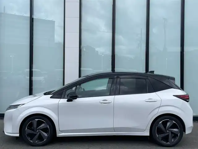 日産 オーラ G 大阪府 2022(令4)年 4.9万km ピュアホワイトパール / スーパーブラック 2トーン BOSEスピーカー /ブラインドスポットモニター /プロパイロットシステム /置き型充電器　/apple carplay　/全方位カメラ　/ディスプレイオーディオ　/ミュージックプレーヤー　/純正フロアマット　/Bluetooth/追従走行型クルーズコントロール