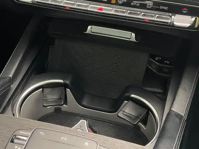 メルセデス・ベンツ ＧＬＳ４００ｄ 4マチック AMGライン 山梨県 2021(令3)年 5.3万km ダイヤモンドホワイト レザーEXC /パノラマSR /黒革 /シートH /ベンチL /マッサージS /全席Pシート /純正メモリナビ /全周囲C/ACC /BSA /LKA /ステアリングP /パフュームA /ブルメスター /純正21AW /カープレイ /マルチアンビエントL /マルチB/LED /保証書