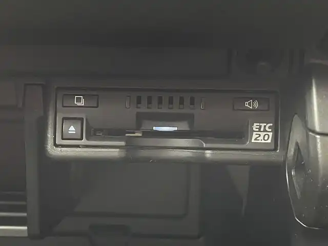 レクサス ＵＸ 250h Fスポーツ 群馬県 2021(令3)年 5.9万km ホワイトノーヴァガラスフレーク ムーンルーフ(チルト＆アウタースライド式)/パノラミックビューモニター/ブラインドスポットモニター/パーキングサポートブレーキ/三眼フルLEDヘッドランプ(ロー/ハイビーム)＆LEDフロントターンシグナルランプ/アダプティブハイビームシステム/F SPORT専用本革スポーツシート（運転席/助手席ベンチレーション/シートヒーター）/ヘッドランプクリーナー/カラーヘッドアップディスプレイ/=====/純正10.3インチナビ/・10インチディスプレイ/・AM/FM/CD/DVD/SD/フルセグTV/miracast/＝＝＝＝＝＝＝＝/ムーンルーフ　パノラミックビューモニター　三眼ＬＥＤヘッドランプ　Ｆスポーツ専用赤本革シート　シートベンチレーション　ブラインドスポットモニター　カラーヘッドアップディスプレイ　ドライブレコーダー