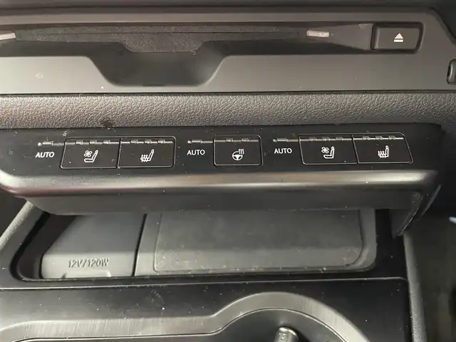 レクサス ＵＸ 250h Fスポーツ 群馬県 2021(令3)年 5.9万km ホワイトノーヴァガラスフレーク ムーンルーフ(チルト＆アウタースライド式)/パノラミックビューモニター/ブラインドスポットモニター/パーキングサポートブレーキ/三眼フルLEDヘッドランプ(ロー/ハイビーム)＆LEDフロントターンシグナルランプ/アダプティブハイビームシステム/F SPORT専用本革スポーツシート（運転席/助手席ベンチレーション/シートヒーター）/ヘッドランプクリーナー/カラーヘッドアップディスプレイ/=====/純正10.3インチナビ/・10インチディスプレイ/・AM/FM/CD/DVD/SD/フルセグTV/miracast/＝＝＝＝＝＝＝＝/ムーンルーフ　パノラミックビューモニター　三眼ＬＥＤヘッドランプ　Ｆスポーツ専用赤本革シート　シートベンチレーション　ブラインドスポットモニター　カラーヘッドアップディスプレイ　ドライブレコーダー