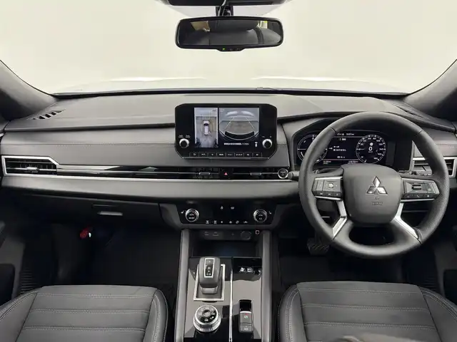 三菱 アウトランダー ＰＨＥＶ ブラックエディション 愛知県 2022(令4)年 0.5万km パールⅡ メーカー純正ナビ/フルセグTV/USB/Bluetooth/AppleCarPlay/全方位カメラ/マイパイロット（アダプティブクルーズコントロール）/ワイヤレス充電/黒ハーフレザーシート/前席シートヒーター/ステアリングヒーター/パドルシフト/TVキャンセラー/純正ゴムマット/純正ブラック20インチアルミホイール/パワーバックドア/純正ゴムラゲッジマット