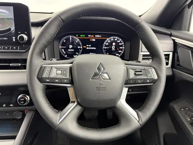 三菱 アウトランダー ＰＨＥＶ ブラックエディション 愛知県 2022(令4)年 0.5万km パールⅡ メーカー純正ナビ/フルセグTV/USB/Bluetooth/AppleCarPlay/全方位カメラ/マイパイロット（アダプティブクルーズコントロール）/ワイヤレス充電/黒ハーフレザーシート/前席シートヒーター/ステアリングヒーター/パドルシフト/TVキャンセラー/純正ゴムマット/純正ブラック20インチアルミホイール/パワーバックドア/純正ゴムラゲッジマット