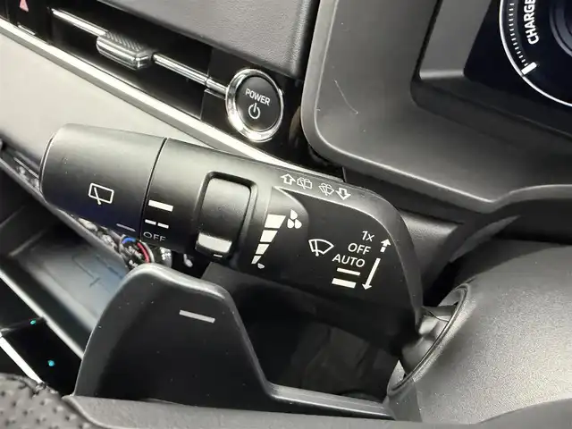 三菱 アウトランダー ＰＨＥＶ ブラックエディション 愛知県 2022(令4)年 0.5万km パールⅡ メーカー純正ナビ/フルセグTV/USB/Bluetooth/AppleCarPlay/全方位カメラ/マイパイロット（アダプティブクルーズコントロール）/ワイヤレス充電/黒ハーフレザーシート/前席シートヒーター/ステアリングヒーター/パドルシフト/TVキャンセラー/純正ゴムマット/純正ブラック20インチアルミホイール/パワーバックドア/純正ゴムラゲッジマット