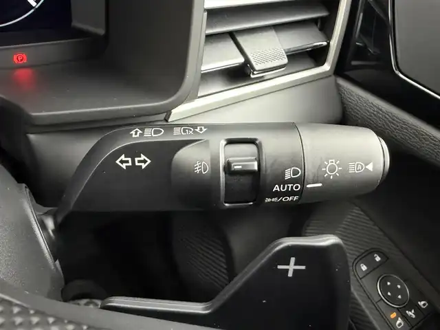 三菱 アウトランダー ＰＨＥＶ ブラックエディション 愛知県 2022(令4)年 0.5万km パールⅡ メーカー純正ナビ/フルセグTV/USB/Bluetooth/AppleCarPlay/全方位カメラ/マイパイロット（アダプティブクルーズコントロール）/ワイヤレス充電/黒ハーフレザーシート/前席シートヒーター/ステアリングヒーター/パドルシフト/TVキャンセラー/純正ゴムマット/純正ブラック20インチアルミホイール/パワーバックドア/純正ゴムラゲッジマット