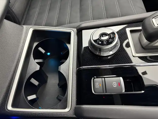 三菱 アウトランダー ＰＨＥＶ ブラックエディション 愛知県 2022(令4)年 0.5万km パールⅡ メーカー純正ナビ/フルセグTV/USB/Bluetooth/AppleCarPlay/全方位カメラ/マイパイロット（アダプティブクルーズコントロール）/ワイヤレス充電/黒ハーフレザーシート/前席シートヒーター/ステアリングヒーター/パドルシフト/TVキャンセラー/純正ゴムマット/純正ブラック20インチアルミホイール/パワーバックドア/純正ゴムラゲッジマット