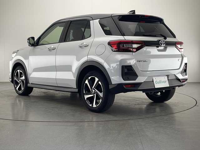 トヨタ ライズ Z 宮崎県 2021(令3)年 4.6万km ブラックマイカメタリック/シャイニングホワイトパール 禁煙車/トヨタセーフティセンス/社外ディスプレイオーディオ/（カロッツェリア/FH-8500DVS/Bluetooth/CD/AUX/FMAM）/社外ETC/純正LEDオートライト/純正LEDフォグ/純正17インチアルミ/純正セキュリティアラーム/社外clazzioシートカバー/パノラミックビューモニター/アダプティブクルーズコントロール/プリクラッシュセーフティ/レーンディパーチャーアラート/オートマチックハイビーム/クリアランスソナー/本革巻ハンドル/スマートキー/プッシュエンジンスタート/新車時保証書/取扱い説明書