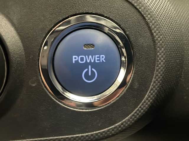 トヨタ ライズ Z 宮崎県 2021(令3)年 4.6万km ブラックマイカメタリック/シャイニングホワイトパール 禁煙車/トヨタセーフティセンス/社外ディスプレイオーディオ/（カロッツェリア/FH-8500DVS/Bluetooth/CD/AUX/FMAM）/社外ETC/純正LEDオートライト/純正LEDフォグ/純正17インチアルミ/純正セキュリティアラーム/社外clazzioシートカバー/パノラミックビューモニター/アダプティブクルーズコントロール/プリクラッシュセーフティ/レーンディパーチャーアラート/オートマチックハイビーム/クリアランスソナー/本革巻ハンドル/スマートキー/プッシュエンジンスタート/新車時保証書/取扱い説明書