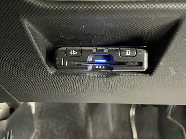 トヨタ ライズ Z 宮崎県 2021(令3)年 4.6万km ブラックマイカメタリック/シャイニングホワイトパール 禁煙車/トヨタセーフティセンス/社外ディスプレイオーディオ/（カロッツェリア/FH-8500DVS/Bluetooth/CD/AUX/FMAM）/社外ETC/純正LEDオートライト/純正LEDフォグ/純正17インチアルミ/純正セキュリティアラーム/社外clazzioシートカバー/パノラミックビューモニター/アダプティブクルーズコントロール/プリクラッシュセーフティ/レーンディパーチャーアラート/オートマチックハイビーム/クリアランスソナー/本革巻ハンドル/スマートキー/プッシュエンジンスタート/新車時保証書/取扱い説明書