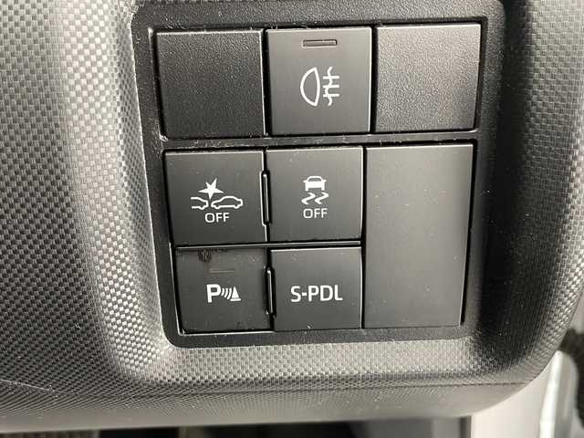 トヨタ ライズ Z 宮崎県 2021(令3)年 4.6万km ブラックマイカメタリック/シャイニングホワイトパール 禁煙車/トヨタセーフティセンス/社外ディスプレイオーディオ/（カロッツェリア/FH-8500DVS/Bluetooth/CD/AUX/FMAM）/社外ETC/純正LEDオートライト/純正LEDフォグ/純正17インチアルミ/純正セキュリティアラーム/社外clazzioシートカバー/パノラミックビューモニター/アダプティブクルーズコントロール/プリクラッシュセーフティ/レーンディパーチャーアラート/オートマチックハイビーム/クリアランスソナー/本革巻ハンドル/スマートキー/プッシュエンジンスタート/新車時保証書/取扱い説明書