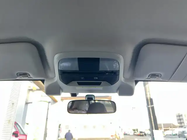 スバル インプレッサ ＸＶ 2．0i－S アイサイト 鹿児島県 2017(平29)年 9.7万km クリスタルホワイトP アイサイトVer3/　・プリクラッシュブレーキ/　・全車速追従機能付クルーズコントロール/　・アクティブレーンキープ/　・誤発進／誤後進抑制制御/純正8インチメモリナビ　CN-LR820D/　・DVD・SD・Bluetooth・フルセグTV/バックカメラ/ステアリング連動LEDヘッドライト/フロントフォグランプ/オートライト/オレンジステッチ入合皮コンビシート/運転席・助手席パワーシート/アプミ製ペダル/革巻きステアリング/ステアリングスイッチ/パドルシフト/純正18インチアルミホイール/純正フロアマット/ドアバイザー/取扱説明書、保証書/スペアキー×1本