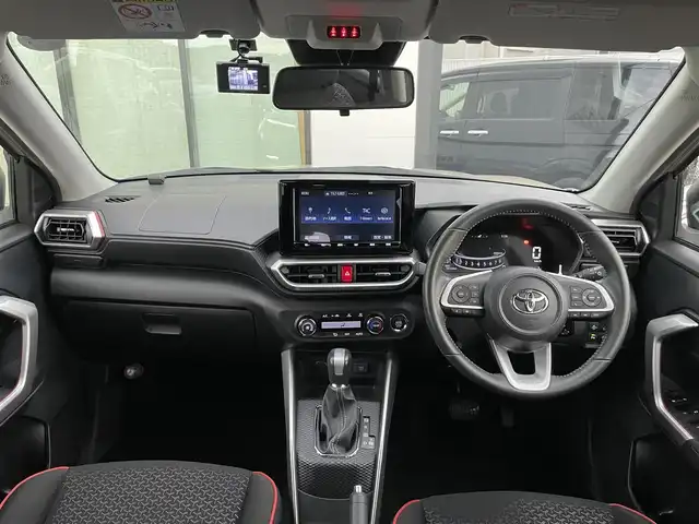 トヨタ ライズ Z 香川県 2020(令2)年 4.5万km ナチュラルベージュマイカM 登録時走行距離：44174km/ディーラー純正9型ナビ/　CD DVD BT フルセグTV/バックカメラ/衝突被害軽減装置/レーダークルーズコントロール/クリアランスソナー/横滑り防止装置/アイドリングストップ/MTモード付AT/LEDヘッドライト/オートライト/フォグランプ/ビルトインETC2.0/前後ドライブレコーダー/シートヒーター/革巻きステアリング/ステアリングスイッチ/プッシュスタート/スマートキー/スペアキー