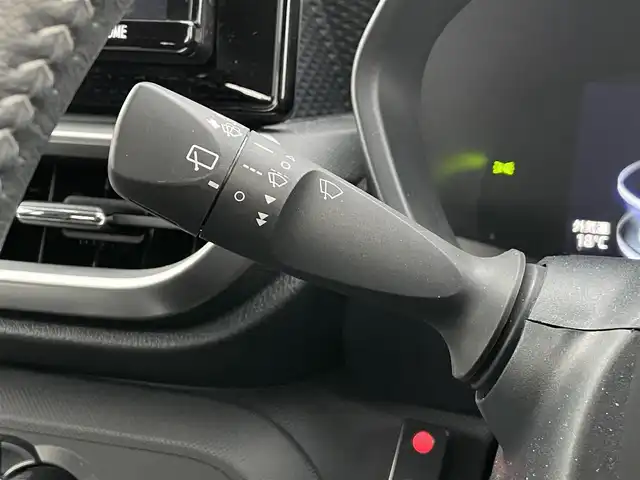 トヨタ ライズ Z 香川県 2020(令2)年 4.5万km ナチュラルベージュマイカM 登録時走行距離：44174km/ディーラー純正9型ナビ/　CD DVD BT フルセグTV/バックカメラ/衝突被害軽減装置/レーダークルーズコントロール/クリアランスソナー/横滑り防止装置/アイドリングストップ/MTモード付AT/LEDヘッドライト/オートライト/フォグランプ/ビルトインETC2.0/前後ドライブレコーダー/シートヒーター/革巻きステアリング/ステアリングスイッチ/プッシュスタート/スマートキー/スペアキー