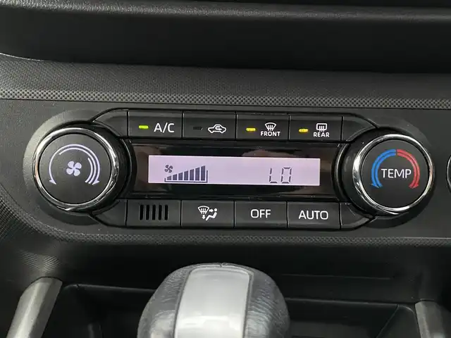 トヨタ ライズ Z 香川県 2020(令2)年 4.5万km ナチュラルベージュマイカM 登録時走行距離：44174km/ディーラー純正9型ナビ/　CD DVD BT フルセグTV/バックカメラ/衝突被害軽減装置/レーダークルーズコントロール/クリアランスソナー/横滑り防止装置/アイドリングストップ/MTモード付AT/LEDヘッドライト/オートライト/フォグランプ/ビルトインETC2.0/前後ドライブレコーダー/シートヒーター/革巻きステアリング/ステアリングスイッチ/プッシュスタート/スマートキー/スペアキー