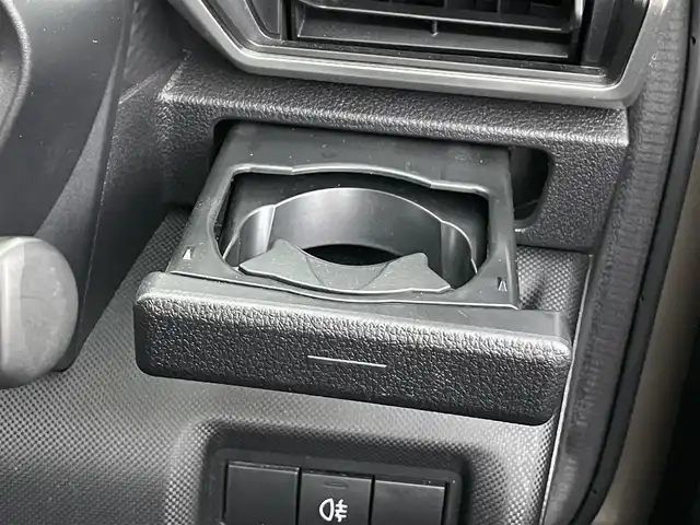 トヨタ ライズ Z 香川県 2020(令2)年 4.5万km ナチュラルベージュマイカM 登録時走行距離：44174km/ディーラー純正9型ナビ/　CD DVD BT フルセグTV/バックカメラ/衝突被害軽減装置/レーダークルーズコントロール/クリアランスソナー/横滑り防止装置/アイドリングストップ/MTモード付AT/LEDヘッドライト/オートライト/フォグランプ/ビルトインETC2.0/前後ドライブレコーダー/シートヒーター/革巻きステアリング/ステアリングスイッチ/プッシュスタート/スマートキー/スペアキー