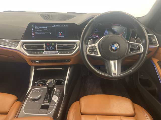 ＢＭＷ ３２０ｄ xDrive Mスポーツ 岡山県 2019(令1)年 6.4万km サファイアブラックP コンフォートパッケージ/ハイラインパッケージ/純正ナビ/全周囲カメラ/ブレーキAH/走行モード/ACC/オートライト/AHB/レインセンサー/レザーシート（ブラウン）/シートヒーター/Bluetooth/USB/アップルカープレイ/ミュージックライブラリ/ブラックキドニーグリル/正面衝突警告/側面衝突警告/車線逸脱警告/車線変更警告/PDC自動起動/アクティブPDC/パーキングアシスト/後退アシスト/リアデイライト/ライトカーペット/アンビエントライト/powerトランク/ワイヤレス充電トレイ/ETC/パドルシフト