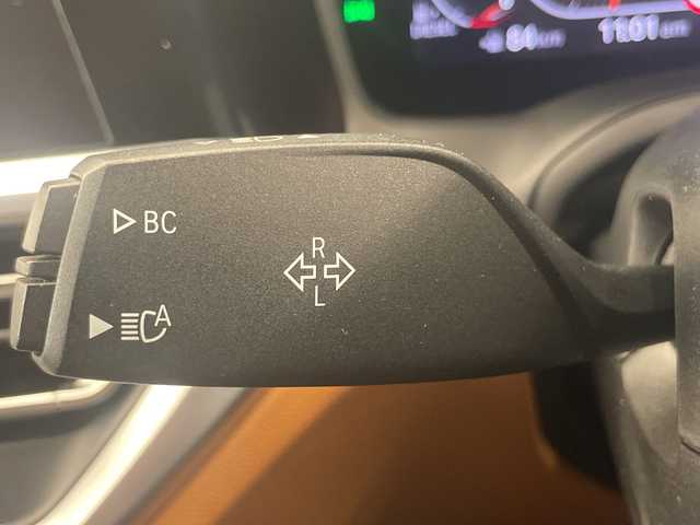 ＢＭＷ ３２０ｄ xDrive Mスポーツ 岡山県 2019(令1)年 6.4万km サファイアブラックP コンフォートパッケージ/ハイラインパッケージ/純正ナビ/全周囲カメラ/ブレーキAH/走行モード/ACC/オートライト/AHB/レインセンサー/レザーシート（ブラウン）/シートヒーター/Bluetooth/USB/アップルカープレイ/ミュージックライブラリ/ブラックキドニーグリル/正面衝突警告/側面衝突警告/車線逸脱警告/車線変更警告/PDC自動起動/アクティブPDC/パーキングアシスト/後退アシスト/リアデイライト/ライトカーペット/アンビエントライト/powerトランク/ワイヤレス充電トレイ/ETC/パドルシフト