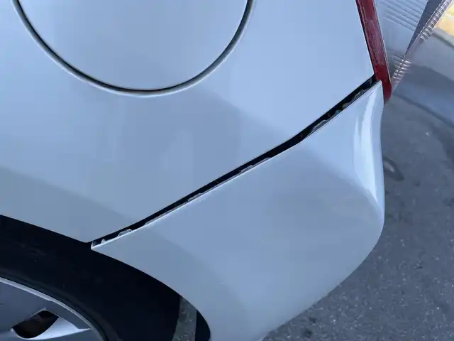 トヨタ ヴィッツ F スマイルエディション 佐賀県 2013(平25)年 10.4万km ホワイトパールクリスタルシャイン ワンオーナー/純正SDナビゲーション/・ワンセグTV/CD/SD/Bluetooth/前方ドライブレコーダー/ETC/N席買い物アシストシート/ISOFIX対応/社外LEDヘッドライト(ユニット純正・球をLEDに換装)/純正フォグランプ/純正フロアマット/純正ドアバイザ―/新車保証書/取扱説明書/スペアキー１本