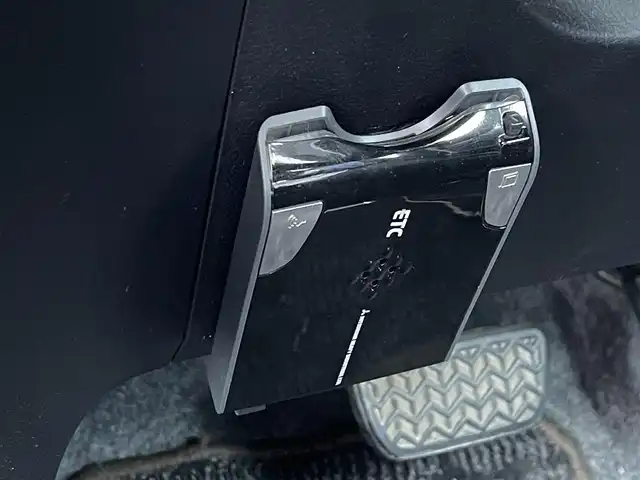 トヨタ ヴィッツ F スマイルエディション 佐賀県 2013(平25)年 10.4万km ホワイトパールクリスタルシャイン ワンオーナー/純正SDナビゲーション/・ワンセグTV/CD/SD/Bluetooth/前方ドライブレコーダー/ETC/N席買い物アシストシート/ISOFIX対応/社外LEDヘッドライト(ユニット純正・球をLEDに換装)/純正フォグランプ/純正フロアマット/純正ドアバイザ―/新車保証書/取扱説明書/スペアキー１本