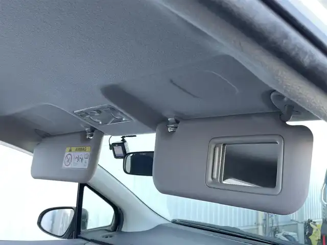 トヨタ ヴィッツ F スマイルエディション 佐賀県 2013(平25)年 10.4万km ホワイトパールクリスタルシャイン ワンオーナー/純正SDナビゲーション/・ワンセグTV/CD/SD/Bluetooth/前方ドライブレコーダー/ETC/N席買い物アシストシート/ISOFIX対応/社外LEDヘッドライト(ユニット純正・球をLEDに換装)/純正フォグランプ/純正フロアマット/純正ドアバイザ―/新車保証書/取扱説明書/スペアキー１本