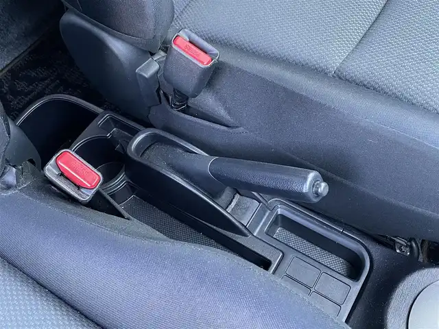 トヨタ ヴィッツ F スマイルエディション 佐賀県 2013(平25)年 10.4万km ホワイトパールクリスタルシャイン ワンオーナー/純正SDナビゲーション/・ワンセグTV/CD/SD/Bluetooth/前方ドライブレコーダー/ETC/N席買い物アシストシート/ISOFIX対応/社外LEDヘッドライト(ユニット純正・球をLEDに換装)/純正フォグランプ/純正フロアマット/純正ドアバイザ―/新車保証書/取扱説明書/スペアキー１本