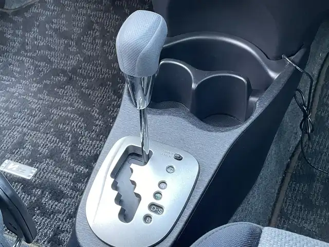 トヨタ ヴィッツ F スマイルエディション 佐賀県 2013(平25)年 10.4万km ホワイトパールクリスタルシャイン ワンオーナー/純正SDナビゲーション/・ワンセグTV/CD/SD/Bluetooth/前方ドライブレコーダー/ETC/N席買い物アシストシート/ISOFIX対応/社外LEDヘッドライト(ユニット純正・球をLEDに換装)/純正フォグランプ/純正フロアマット/純正ドアバイザ―/新車保証書/取扱説明書/スペアキー１本