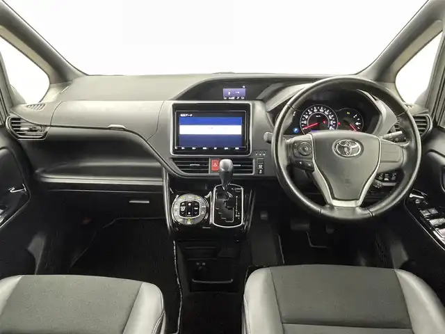 トヨタ ノア Si ダブルバイビーⅡ 熊本県 2019(令1)年 2.9万km ブラッキッシュアゲハガラスフレーク 純正9インチナビNSZT-Y68T　/Bluetooth/TV/CD/SDREC/オートクルーズコントロール　/両側パワースライドドア　/バックカメラ　/クルーズコントロール/ビルトインETC　/衝突被害軽減システム　/レーンキープアシスト　/コーナーセンサー　/横滑り防止システム/アイドリングストップ/先行車発進検知音/純正フロアマット/純正１６インチAW/オートライト/LEDヘッドライト/オートマチックハイビーム/フォグランプ/スマートキー/プッシュスタート/保証書