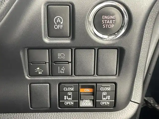 トヨタ ノア Si ダブルバイビーⅡ 熊本県 2019(令1)年 2.9万km ブラッキッシュアゲハガラスフレーク 純正9インチナビNSZT-Y68T　/Bluetooth/TV/CD/SDREC/オートクルーズコントロール　/両側パワースライドドア　/バックカメラ　/クルーズコントロール/ビルトインETC　/衝突被害軽減システム　/レーンキープアシスト　/コーナーセンサー　/横滑り防止システム/アイドリングストップ/先行車発進検知音/純正フロアマット/純正１６インチAW/オートライト/LEDヘッドライト/オートマチックハイビーム/フォグランプ/スマートキー/プッシュスタート/保証書