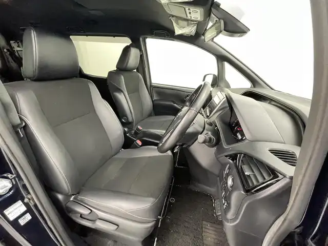 トヨタ ノア Si ダブルバイビーⅡ 熊本県 2019(令1)年 2.9万km ブラッキッシュアゲハガラスフレーク 純正9インチナビNSZT-Y68T　/Bluetooth/TV/CD/SDREC/オートクルーズコントロール　/両側パワースライドドア　/バックカメラ　/クルーズコントロール/ビルトインETC　/衝突被害軽減システム　/レーンキープアシスト　/コーナーセンサー　/横滑り防止システム/アイドリングストップ/先行車発進検知音/純正フロアマット/純正１６インチAW/オートライト/LEDヘッドライト/オートマチックハイビーム/フォグランプ/スマートキー/プッシュスタート/保証書