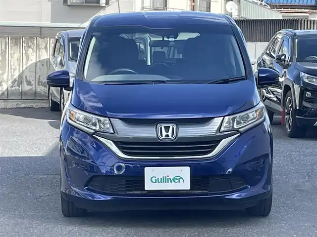 ホンダ フリード G ホンダセンシング 東京都 2018(平30)年 6.6万km コバルトブルーパール Honda SENSING/●衝突軽減ブレーキ〈CMBS〉/●誤発進抑制機能/●ACC〈アダプティブ・クルーズ・コントロール〉/●LKAS〈車線維持支援システム〉/●歩行者事故低減ステアリング/●路外逸脱抑制機能/●先行車発進お知らせ機能/●標識認識機能/両側パワースライドドア/純正ナビ/ワンセグTV/   CD/DVD/Bluetooth/バックカメラ/ステアリングスイッチ/純正ビルトインETC/プッシュエンジンスターター/スマートキー×2個/LEDヘッドランプ/純正15インチアルミホイール/サイド/カーテンエアバッグ/ダブルエアバッグ/ABS/取扱説明書/保証書/ナビ取説/R３，４，５，６ホンダディーラー整備記録簿あり