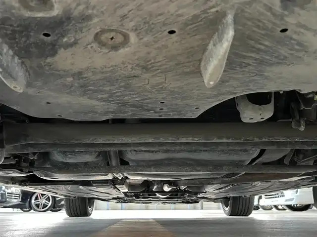 トヨタ プリウス S ツーリングセレクション 静岡県 2010(平22)年 17.8万km シルバーM ビルトインETC/クルーズコントロール/革巻きステアリング/オートライト/スマートキー/・プッシュスタート/LEDヘッドライト/・フォグランプ/純正アルミホイール/純正ドアバイザー/純正フロアマット