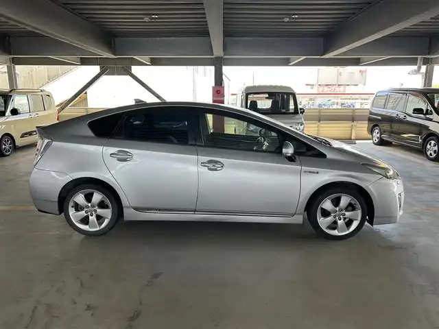 トヨタ プリウス S ツーリングセレクション 静岡県 2010(平22)年 17.8万km シルバーM ビルトインETC/クルーズコントロール/革巻きステアリング/オートライト/スマートキー/・プッシュスタート/LEDヘッドライト/・フォグランプ/純正アルミホイール/純正ドアバイザー/純正フロアマット