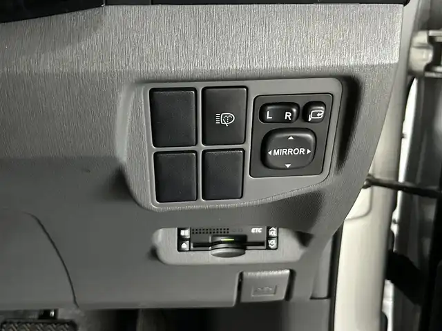 トヨタ プリウス S ツーリングセレクション 静岡県 2010(平22)年 17.8万km シルバーM ビルトインETC/クルーズコントロール/革巻きステアリング/オートライト/スマートキー/・プッシュスタート/LEDヘッドライト/・フォグランプ/純正アルミホイール/純正ドアバイザー/純正フロアマット