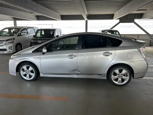 トヨタ プリウス S ツーリングセレクション 静岡県 2010(平22)年 17.8万km シルバーM ビルトインETC/クルーズコントロール/革巻きステアリング/オートライト/スマートキー/・プッシュスタート/LEDヘッドライト/・フォグランプ/純正アルミホイール/純正ドアバイザー/純正フロアマット