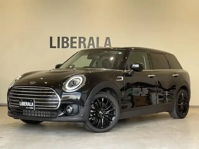 ＭＩＮＩ ＢＭＷ ミニ クラブマン クーパーD 熊本県 2021(令3)年 1.8万km ミッドナイト・ブラック・メタリック ・スマートキー/・プッシュスタート/・インテリジェントセーフティ/・パーキングアシスト/・PDC自動起動/・クルーズコントロール(追従式)/・純正HDDナビ/　【Bluetooth・USB・MSV】/・バックカメラ/・ETC/・ヘッドアップディスプレイ/・ドライブレコーダー(前後録画)/・LEDヘッドランプ/・LEDフォグランプ/・純正マット