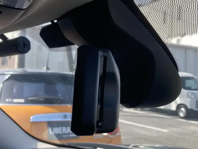 ＭＩＮＩ ＢＭＷ ミニ クラブマン クーパーD 熊本県 2021(令3)年 1.8万km ミッドナイト・ブラック・メタリック ・スマートキー/・プッシュスタート/・インテリジェントセーフティ/・パーキングアシスト/・PDC自動起動/・クルーズコントロール(追従式)/・純正HDDナビ/　【Bluetooth・USB・MSV】/・バックカメラ/・ETC/・ヘッドアップディスプレイ/・ドライブレコーダー(前後録画)/・LEDヘッドランプ/・LEDフォグランプ/・純正マット